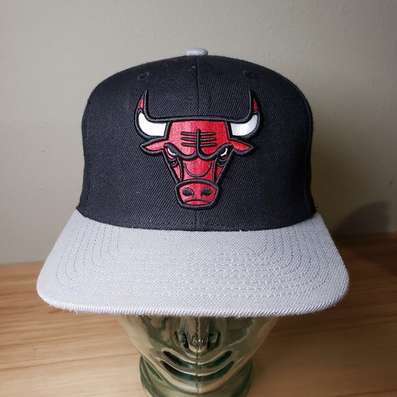 Mitchell & Ness Other - Mitchell & Ness Men's Chicago Bulls Basketball Snapback Cap Black One Size NBA